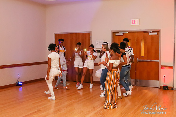 Y80A2643
